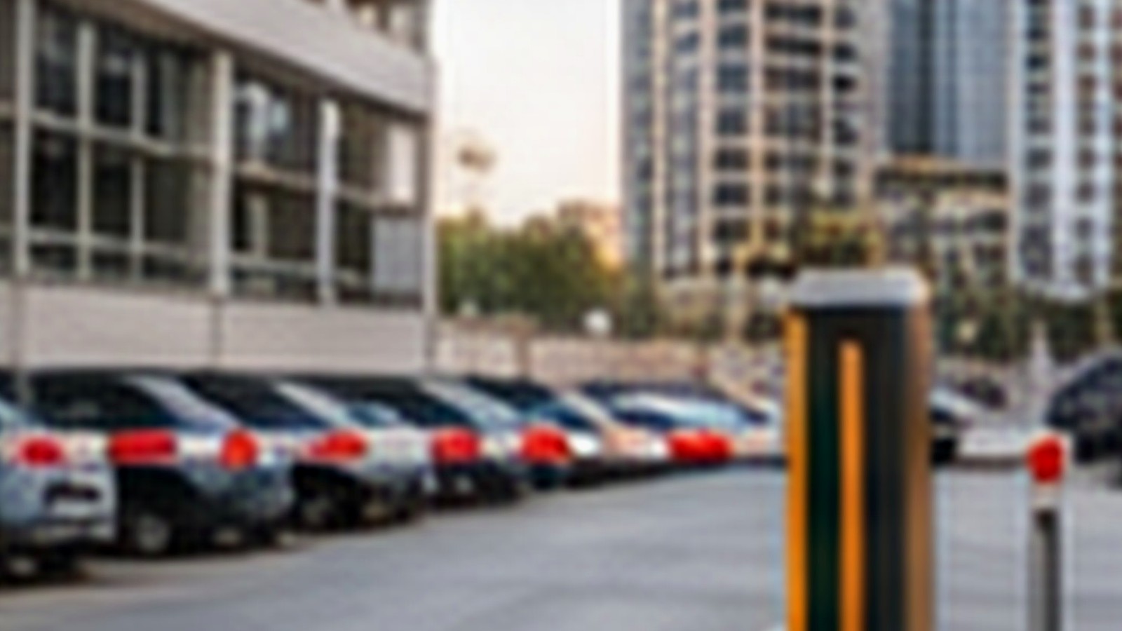 Controlled parking platform serving a modern property